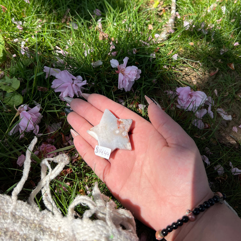 Flower Agate Star Carving