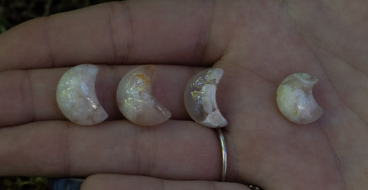 Mini Flower Agate Moon Carving